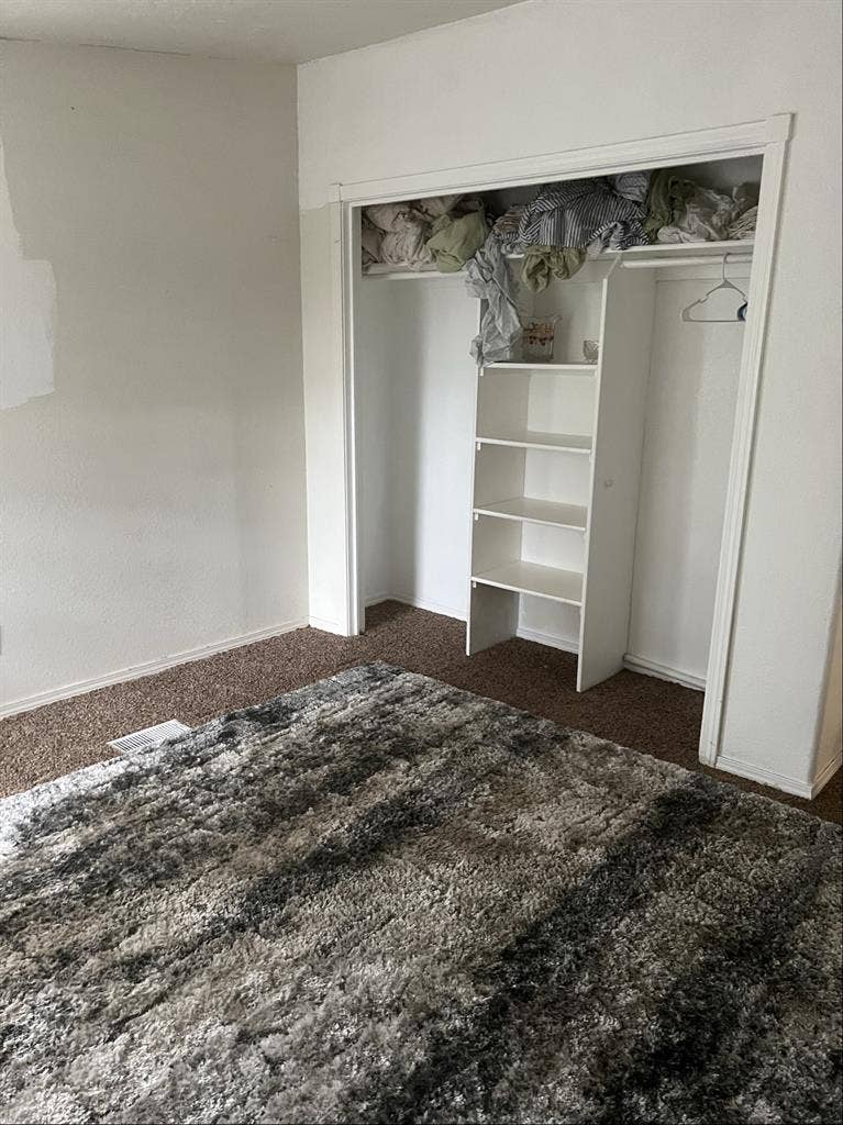 2 rooms available immediately!