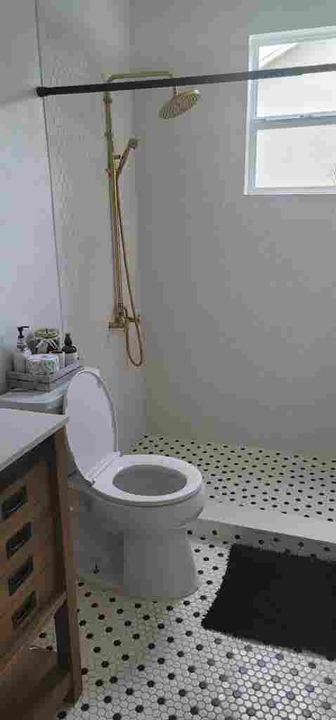 Available room for rent