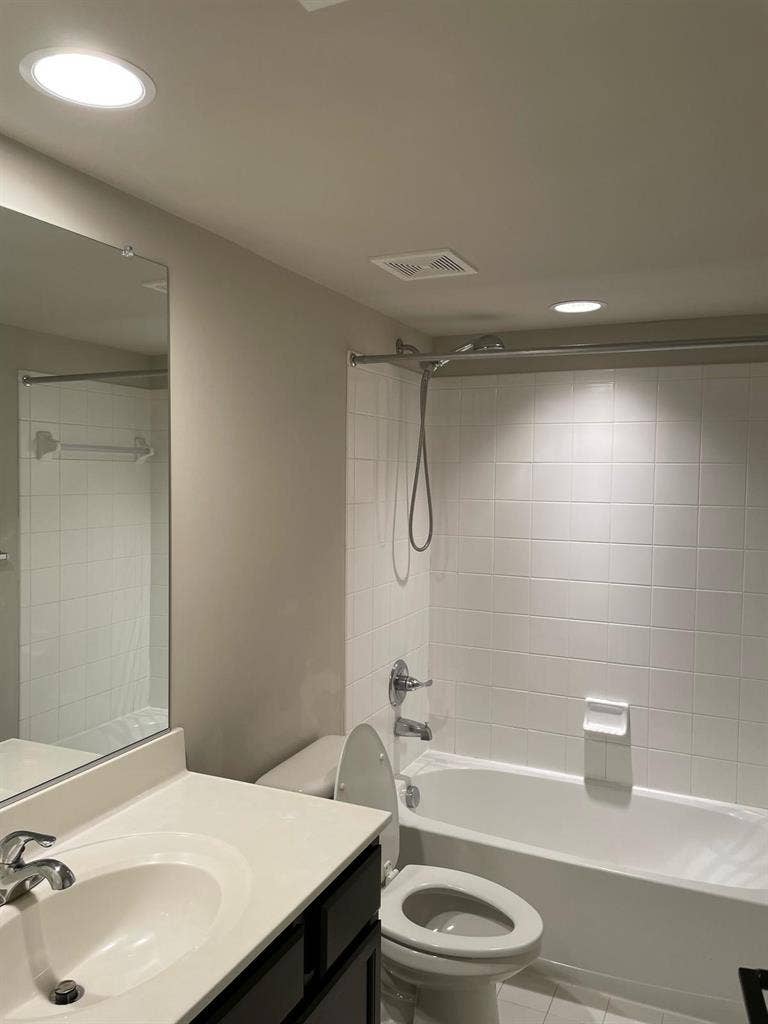 Single room in basement