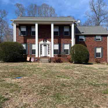 Looking for responsible roommate.