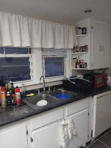 Urgent Roommate Needed for April