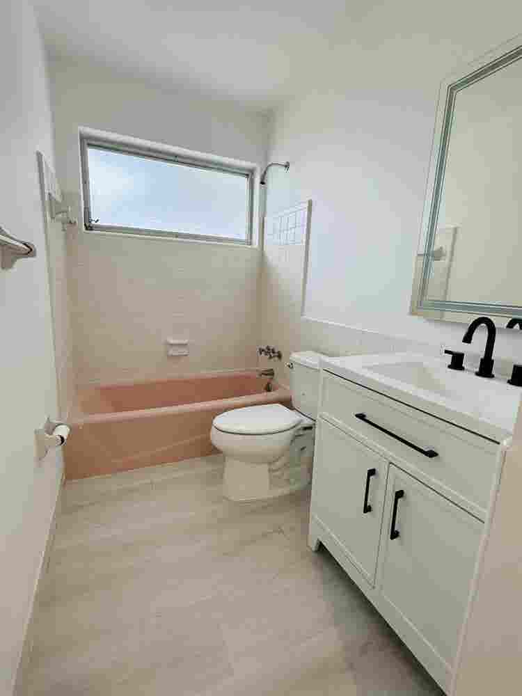 Room for rent in waterfront home