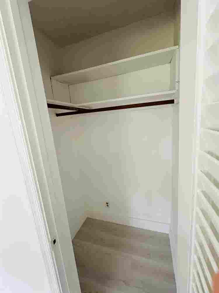 Room for rent in waterfront home