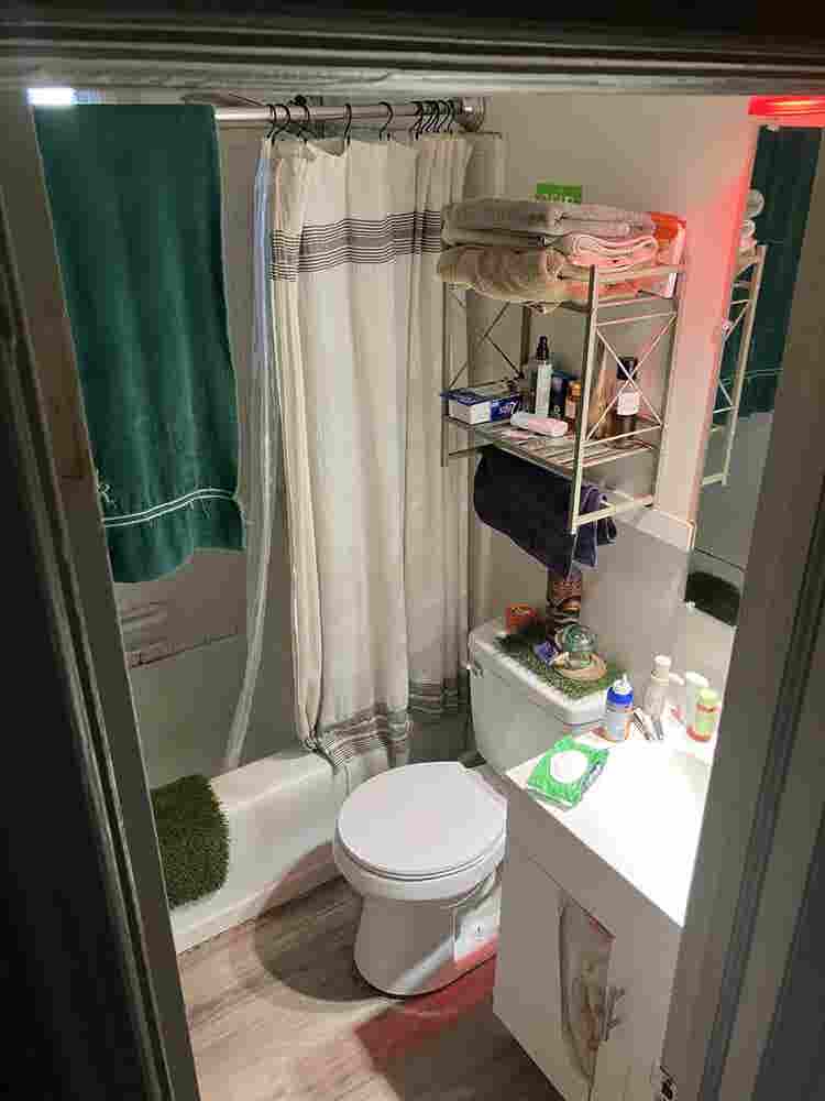 Rm 4 rent. pet friendly & 
laid back