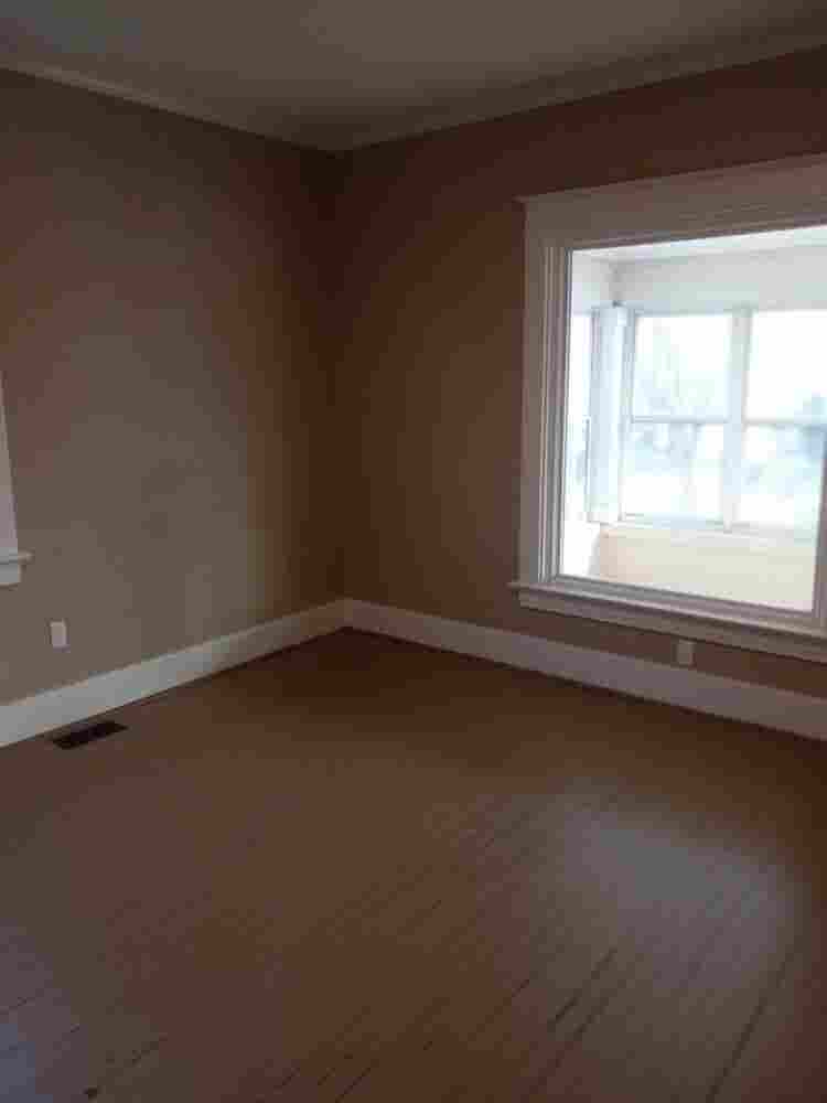 Roommate(s) for House in Highlands