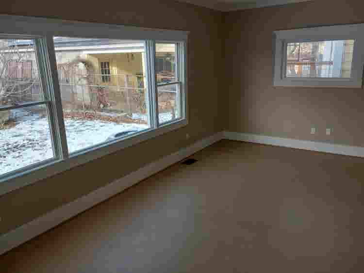 Roommate(s) for House in Highlands
