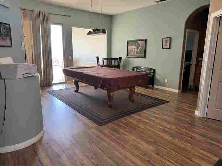 Cozy room for rent
