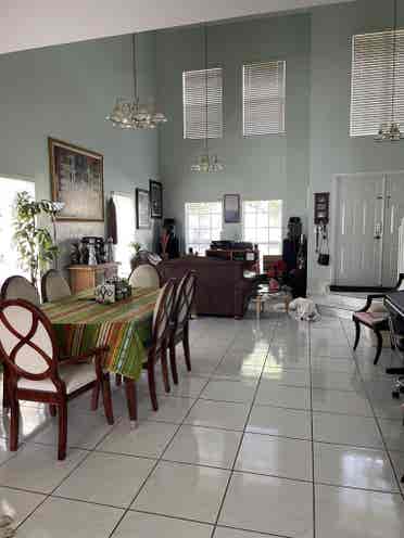 Rento hermosa habitación amoblada