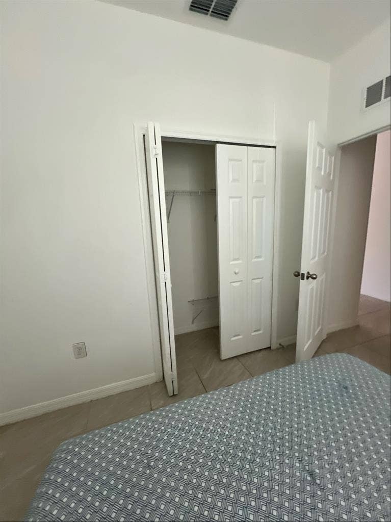 Private Room-Clean, Palm Bay