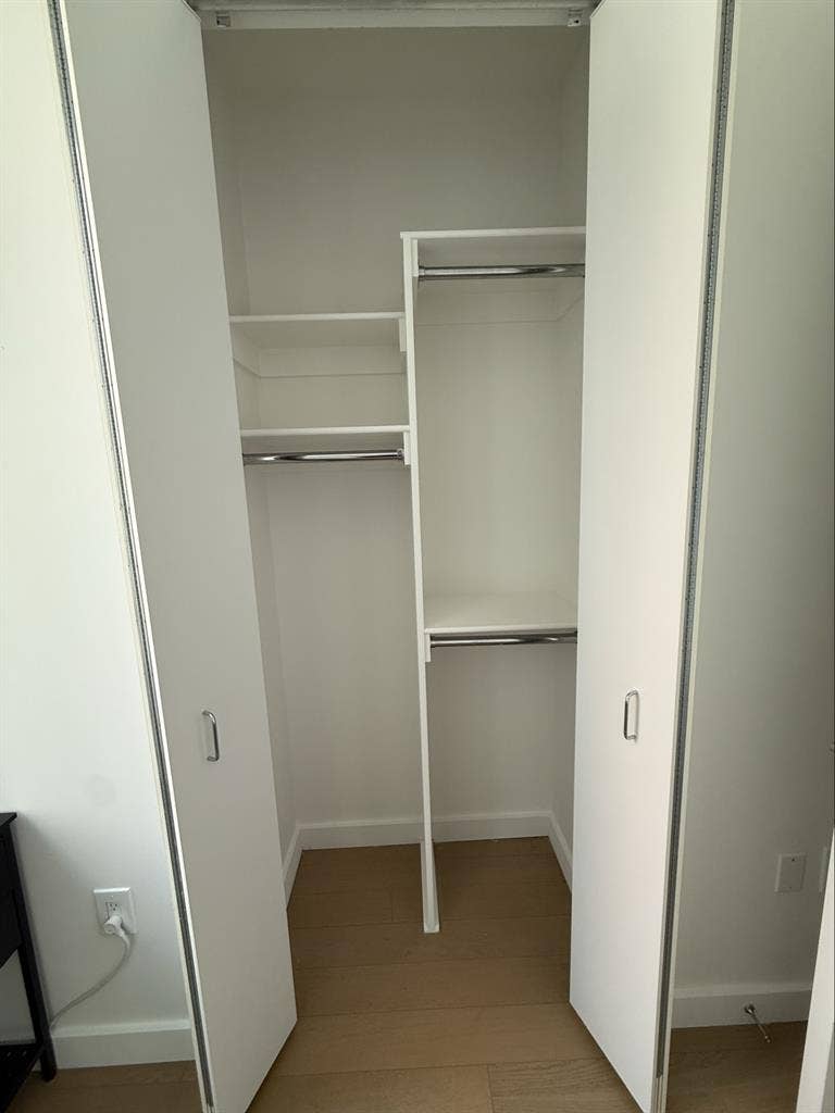 Room in Luxury Apartment in Fidi