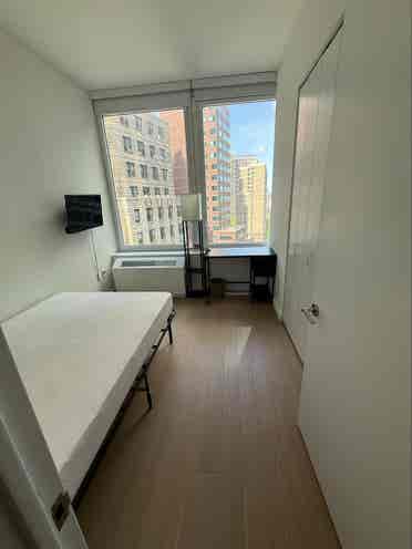 Room in Luxury Apartment in Fidi