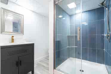 Large Bedroom near Hanes Mall