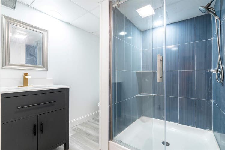 Large Bedroom near Hanes Mall