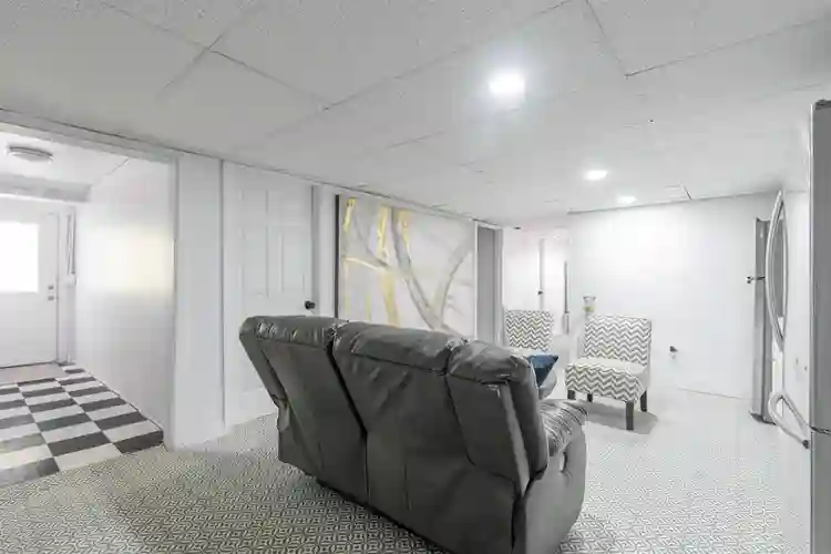 Large Bedroom near Hanes Mall