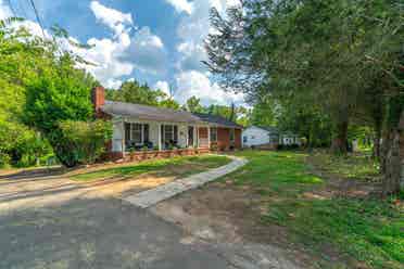 Large Bedroom near Hanes Mall