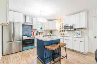 Large Bedroom near Hanes Mall