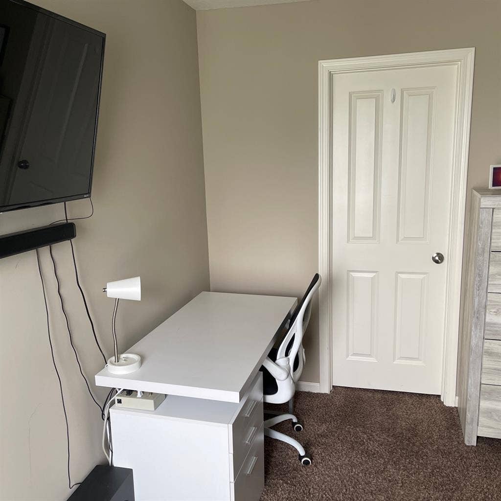 Comfortable, clean & quiet room