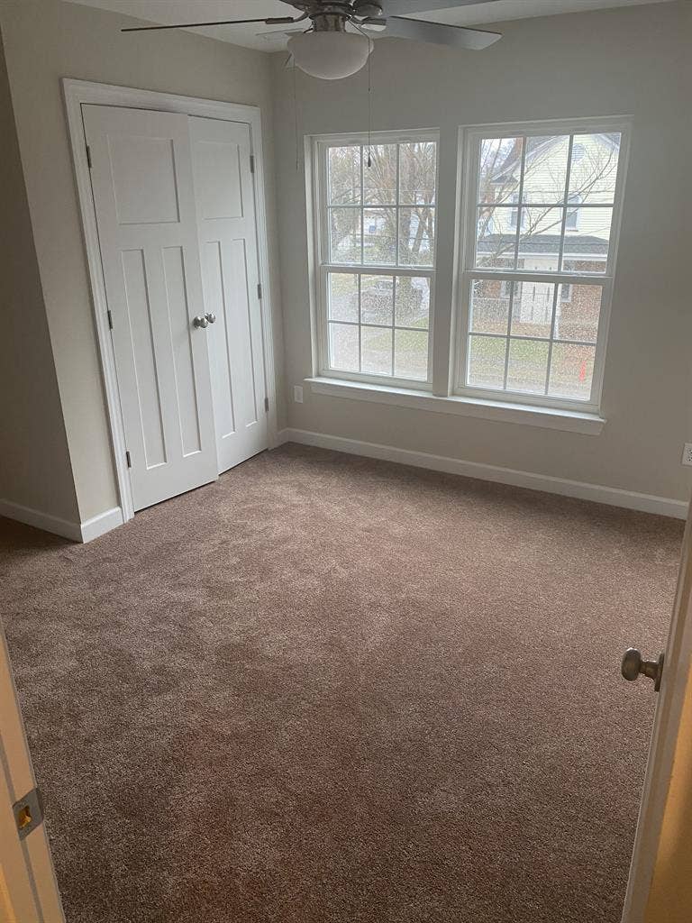 One bed room in a 4 bed room home