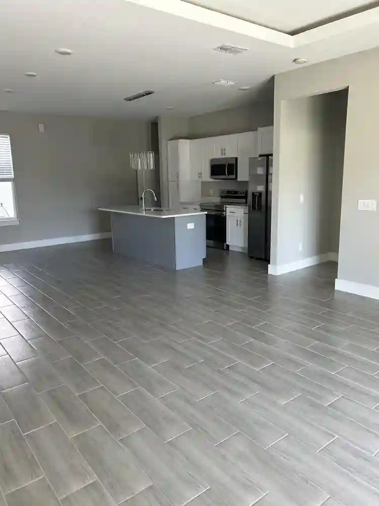 ROOMS AVAILABLE IN 4 BEDROOM HOUSEE