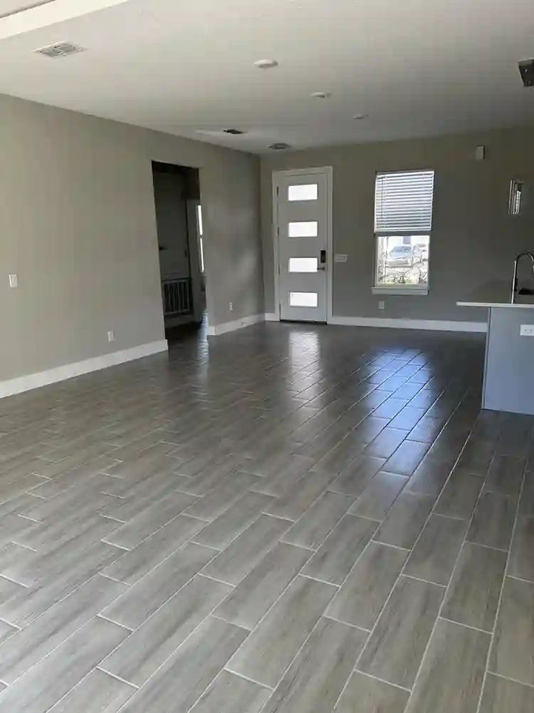 ROOMS AVAILABLE IN 4 BEDROOM HOUSEE