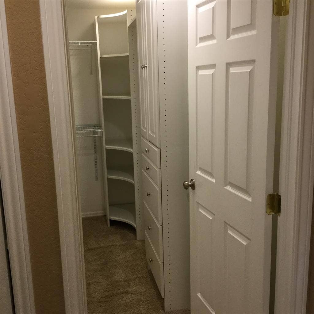 Large Furnished Room w/Bath