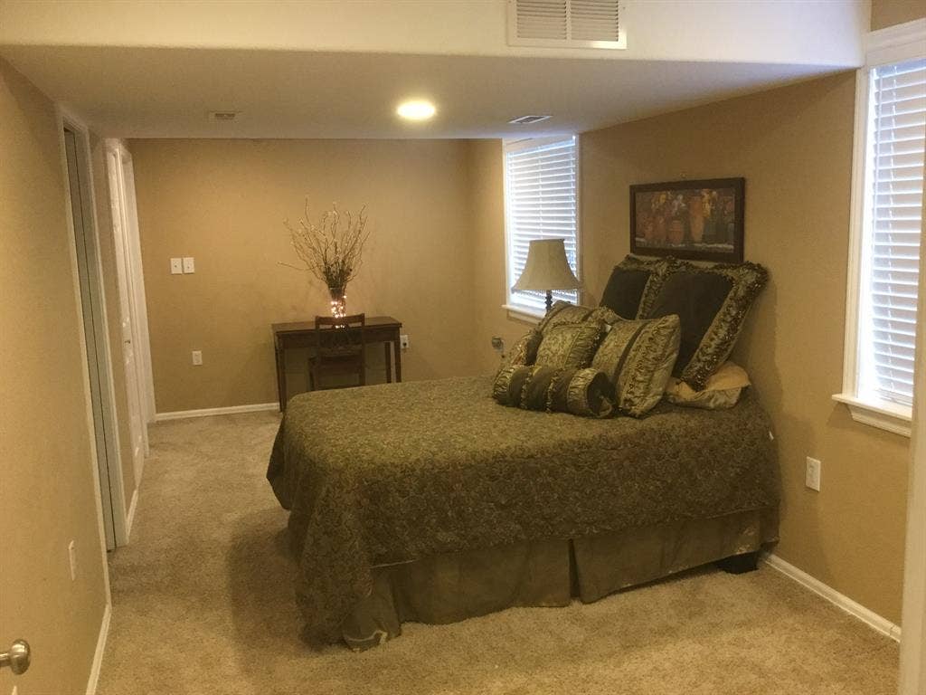 Large Furnished Room w/Bath