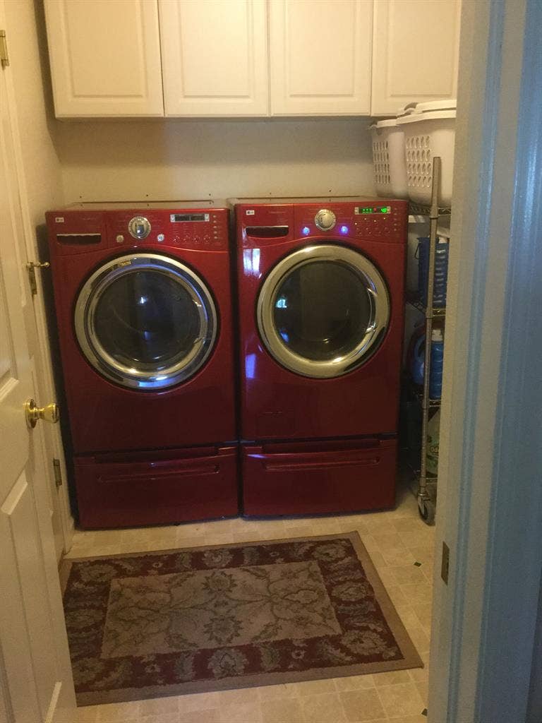 Large Furnished Room w/Bath