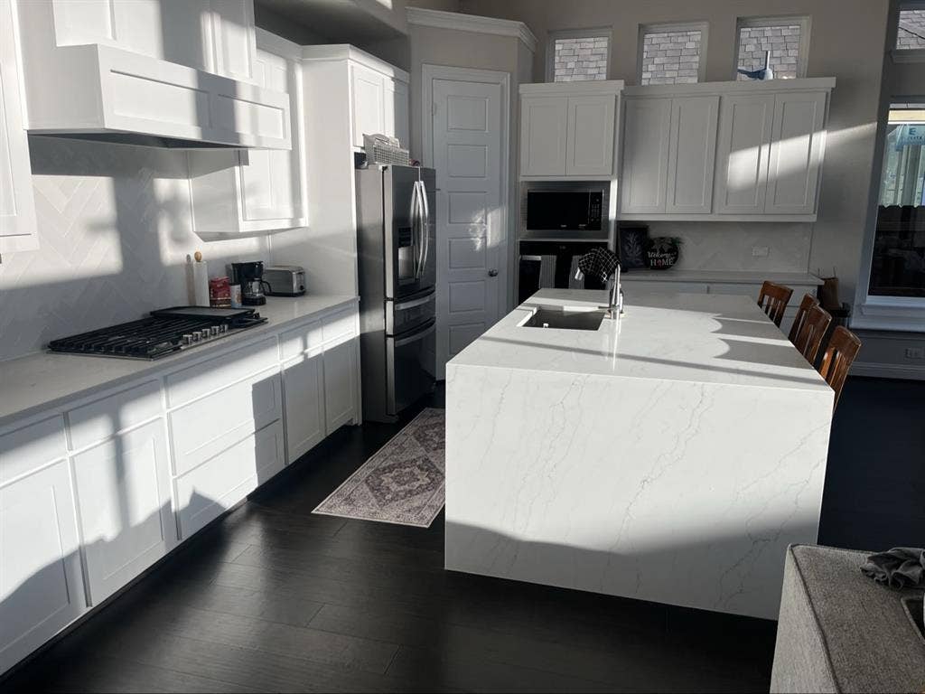 Room available in new build home!