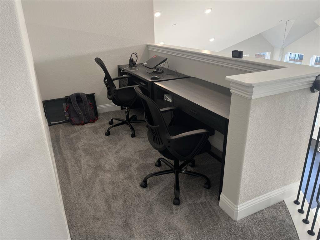 Room available in new build home!