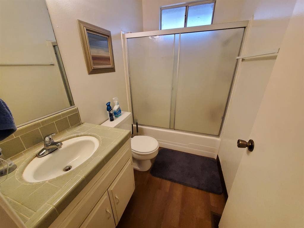 Room in 3 Bed Duplex w/ Backyard