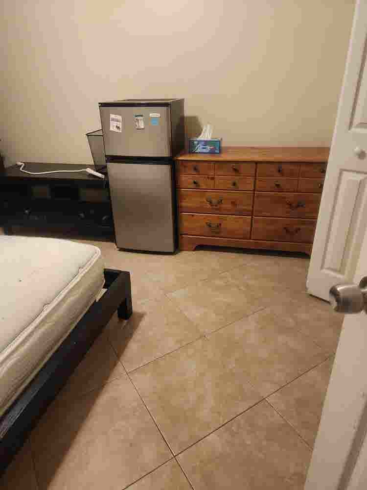 Room for Rent on lakefront