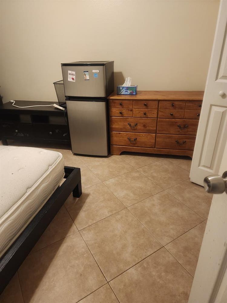 Room for Rent on lakefront