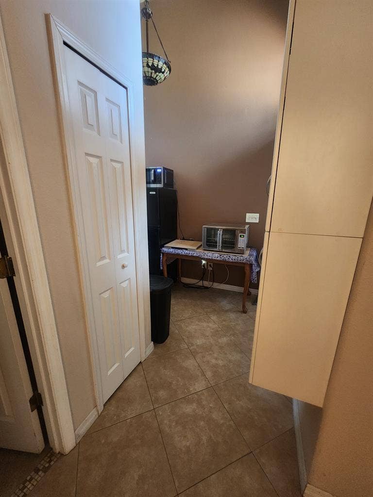 Room for Rent on lakefront