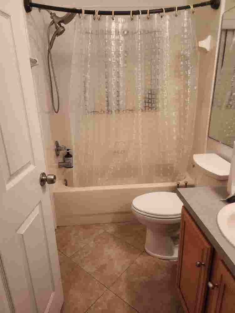 Room for Rent on lakefront