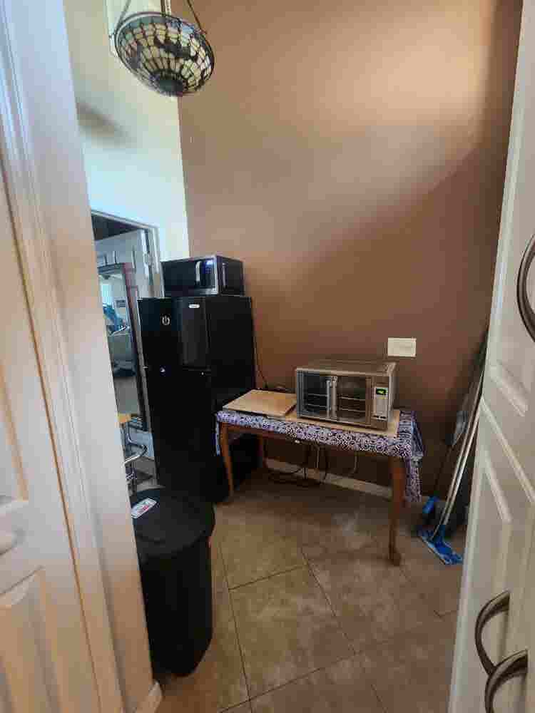 Room for Rent on lakefront