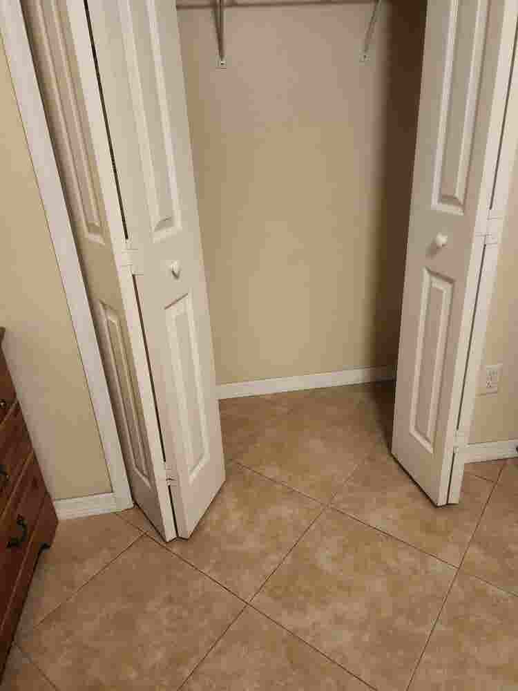 Room for Rent on lakefront