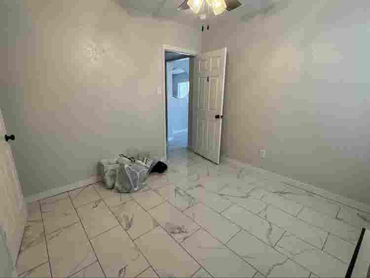 Fully renovated master room Phoenix