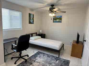 Fully renovated master room Phoenix