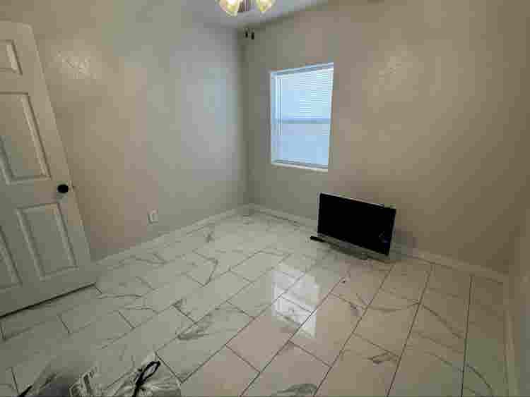 Fully renovated master room Phoenix