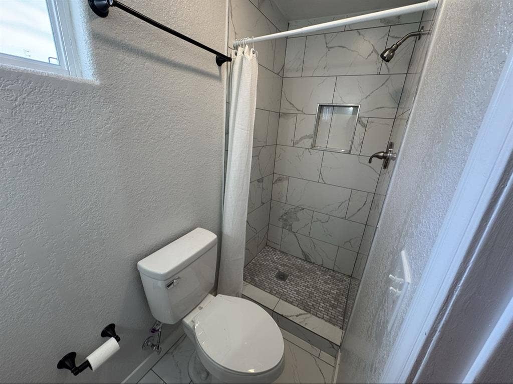 Fully renovated master room Phoenix