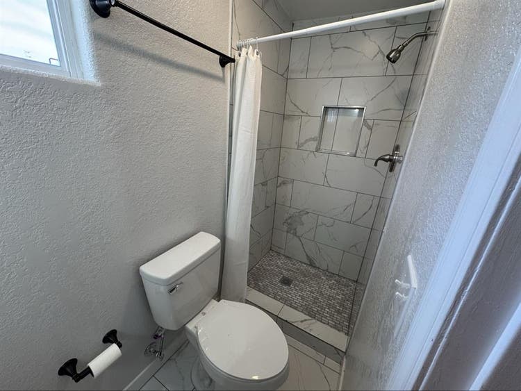 Fully renovated master room Phoenix