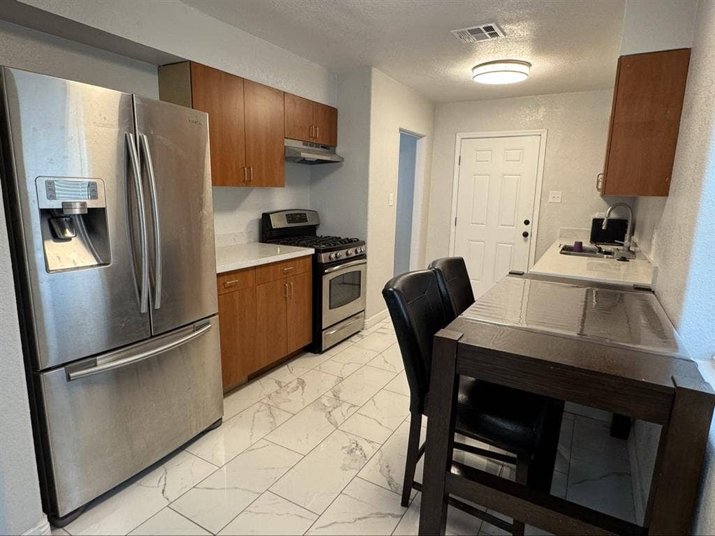 Fully renovated master room Phoenix