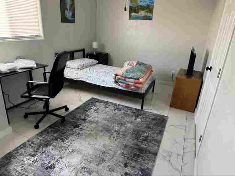 Fully renovated master room Phoenix
