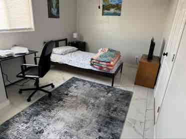 Fully renovated master room Phoenix