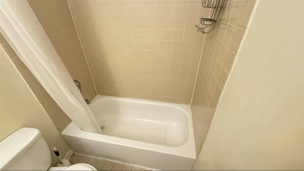 1 Bedroom for Rent - Parking Spot