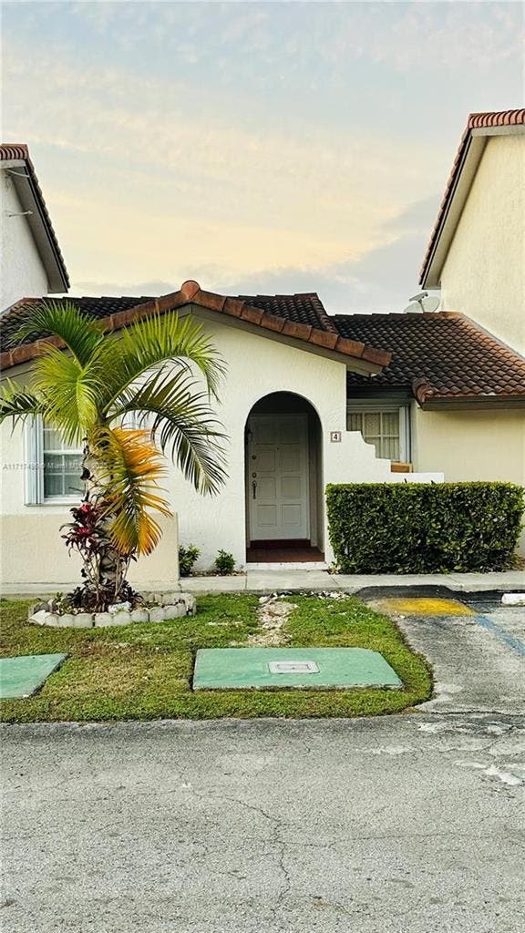1 Bedroom for Rent - Parking Spot
