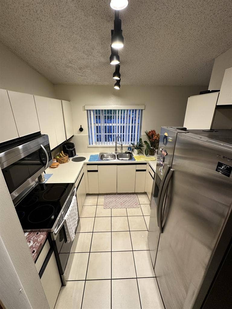 1 Bedroom for Rent - Parking Spot