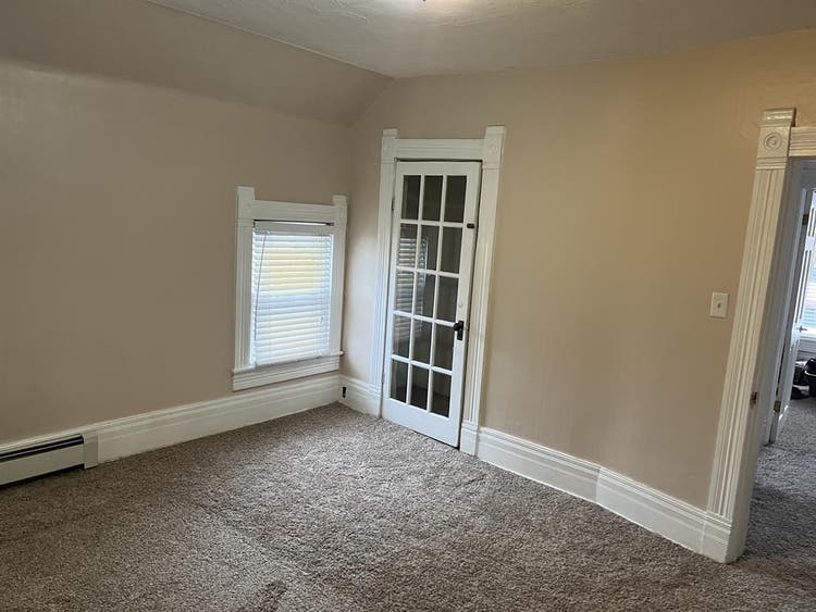 Large Room in OCC w private bath