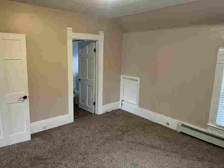 Large Room in OCC w private bath