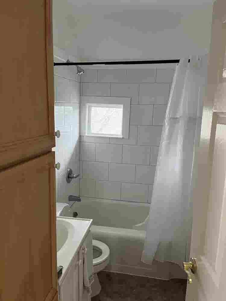 Large Room in OCC w private bath